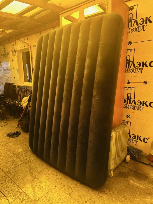 Продам надувной матрас с размером 2,10*160