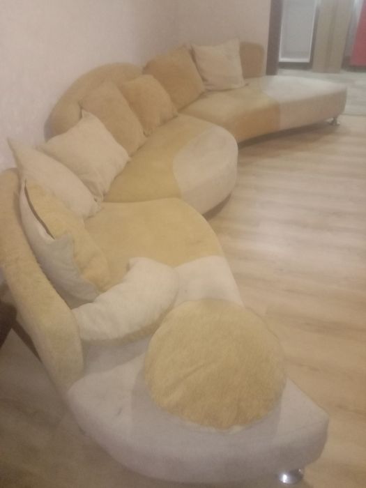 Продам диван с подужками