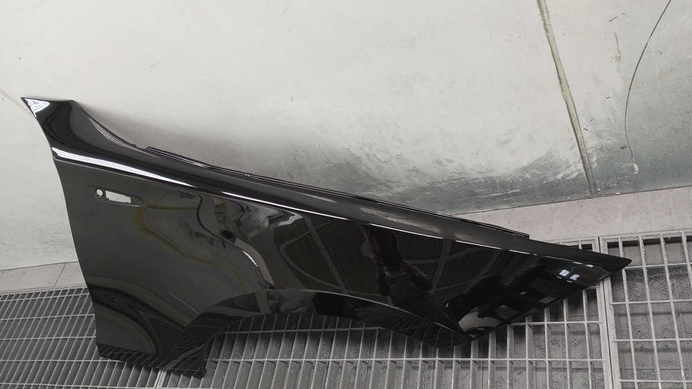 Aripa Fata Dreapta BMW E81 E87 An 2003-2010 (668 (Negru))