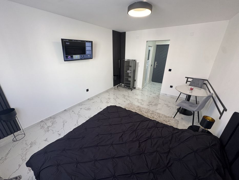 Garaoniera de vanzare zona maratei 22 mp Renovata complet