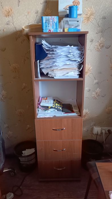 Продам шкафы, стеллажи