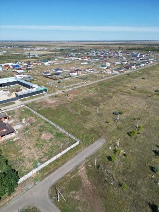 Вдоль асфальта с газом участки
