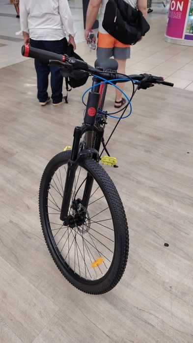Bicicletă frine pe discuri