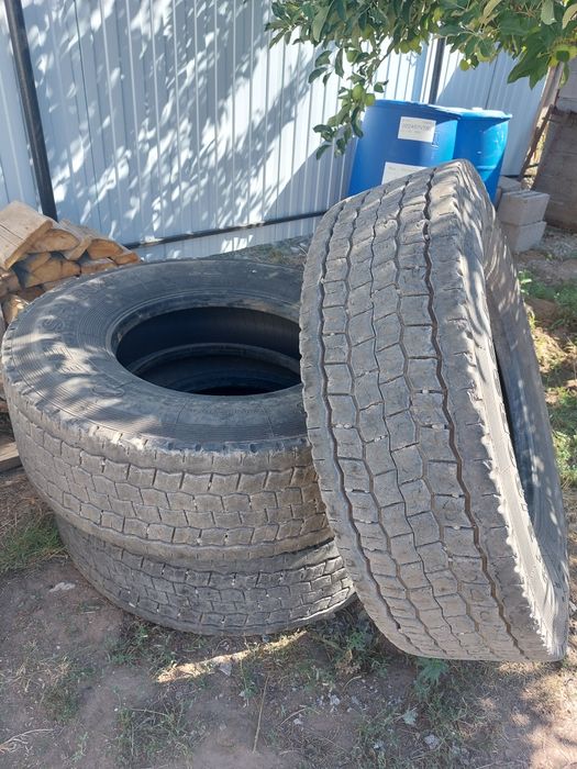 Продам покрышки на спец технику