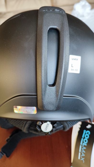 Нова каска за ски и сноуборд UVEX