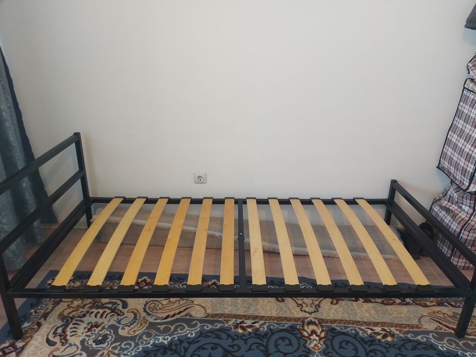 Продам кровать односпальную