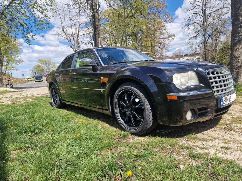 Chrysler 300c km reali