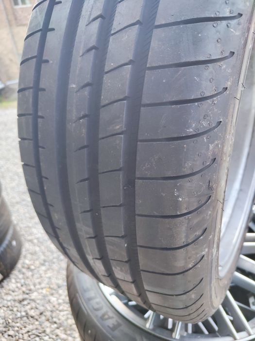 4 бр летни 255/40/20 Goodyear