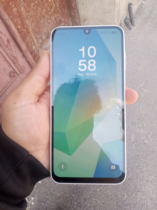 Samsung A16 aproape impecabil