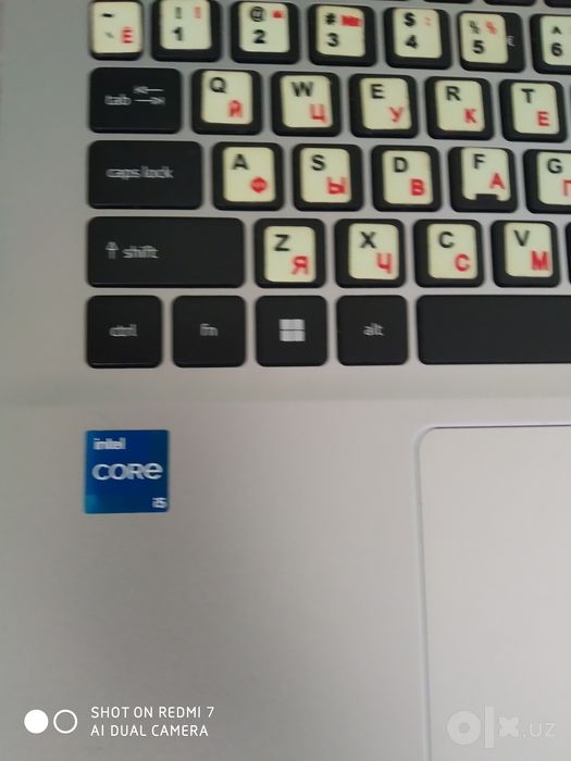Kampyuter srochni sotiladi  acer aspire 3