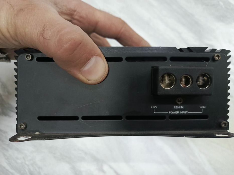 Продам усилитель моноблок Дев Бонс D класса 1.1600вт