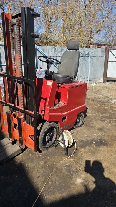 Вилочный погрузчик