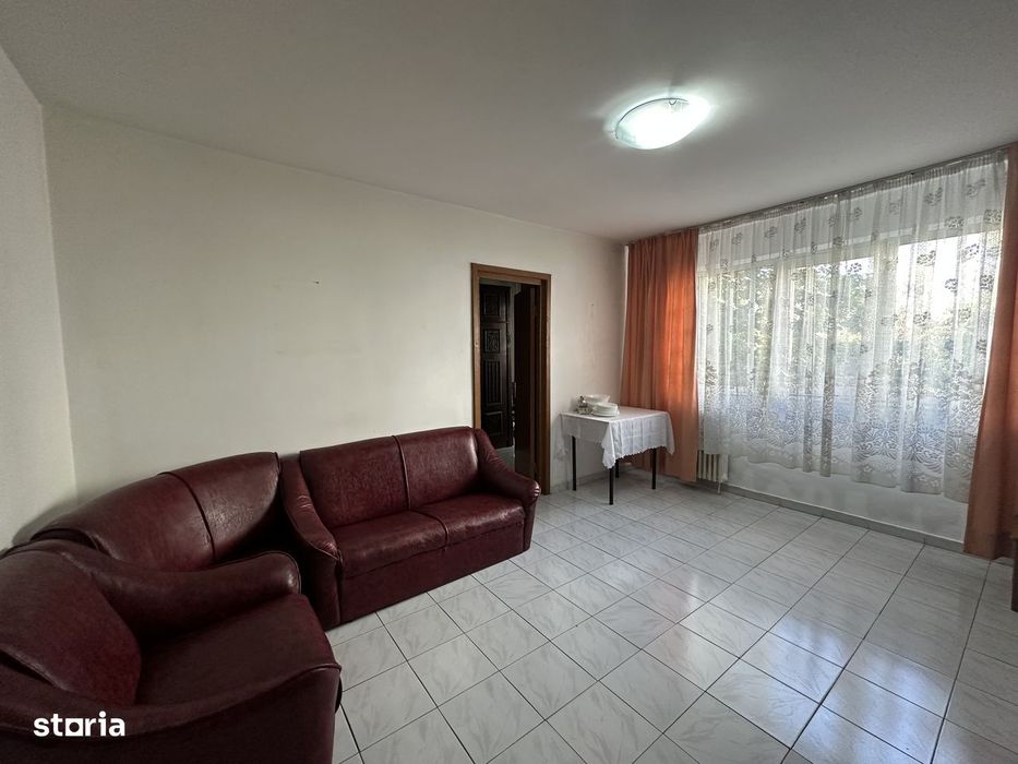 Agentia imobiliara VIGAFON vinde apartament 3 camere Malu Rosu — fotografia 1