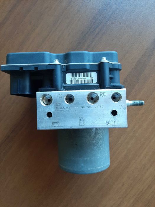 Продавам ABS модул за Пежо 3008 1.6 hdi 2011 година