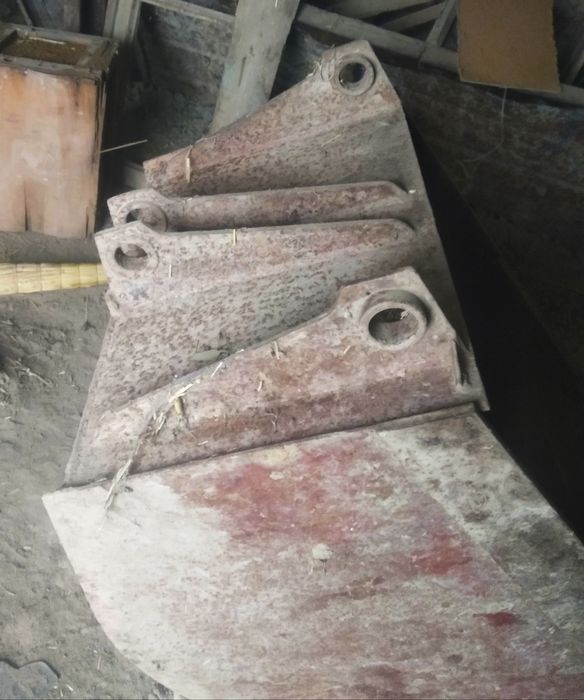 Ekiskovator uchun kovush