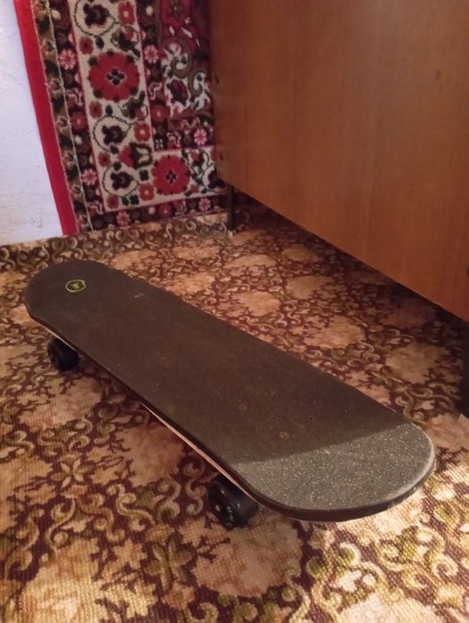 Практически новый скейт