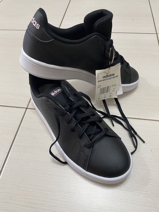 Adidas advantage base