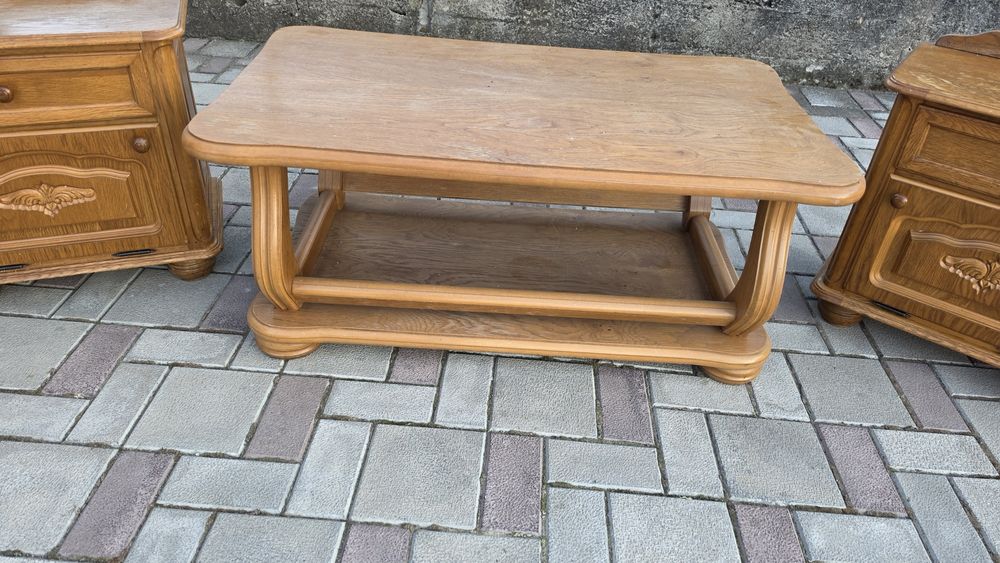 Set dulap  dormitor cu 2 noptiere si masa cafea.