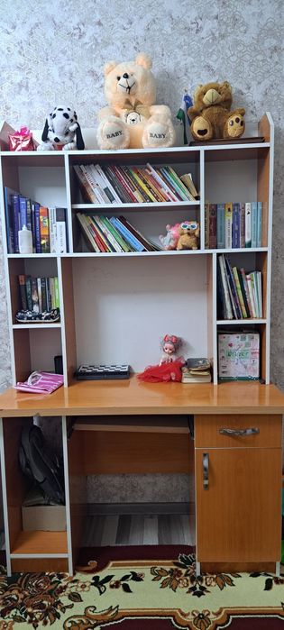 Китоб жавони тез ва арзон сотилади