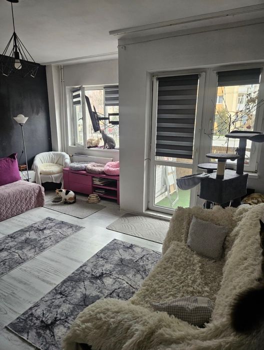 Garsonieră decomandată 40 mp + balcon – Zona Promenada
