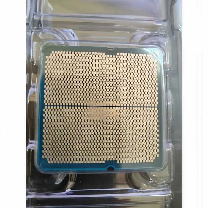 Процессор Ryzen 7 9800X3D новый