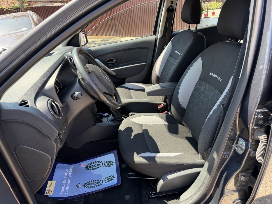 Dacia Sandero Stepway - An 2016 - Motor 0.9 TCe - 90cp - Navigatie - Aer Conditionat -