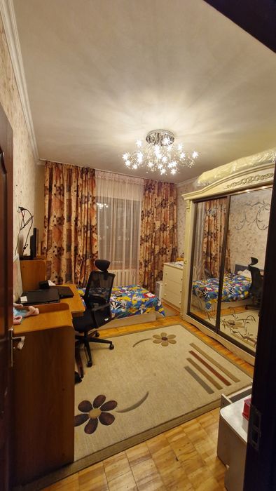 Продаю 4х комнатную квартиру на Карасу 1