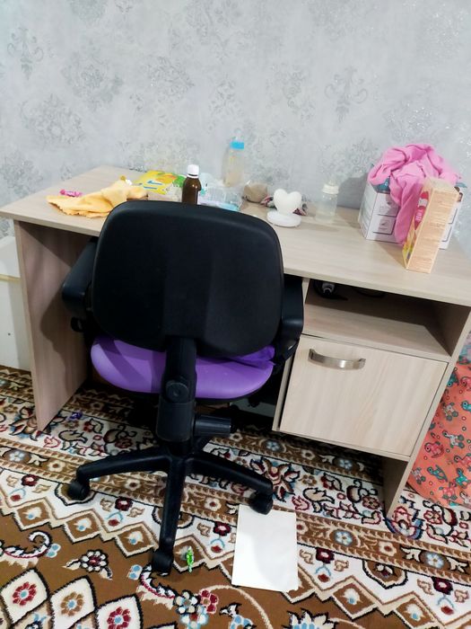 Продам стол для работы и кресло вместе