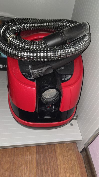 Прахосмукачка BOSCH