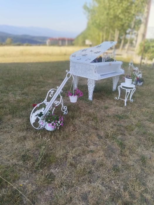 Цветарник за градинска декорация ръчна изработка