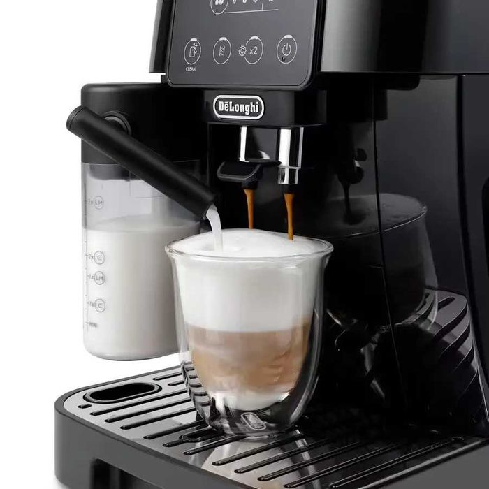 Кофемашина от DeLonghi товарь всё афитцалная гарантия ест +доставка