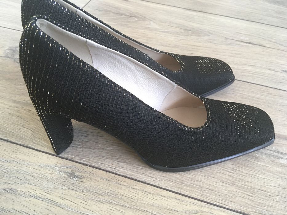 Нови  обувки с размер 38