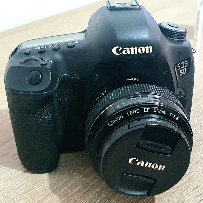 Canon 5D mark III + Canon 50mm 1.4 + 2 carduri de 64gb