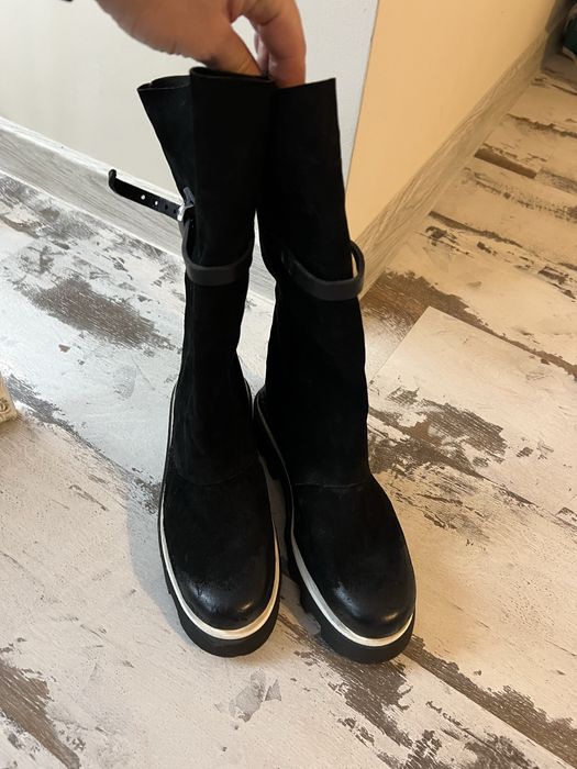 Нови велурени ботуши