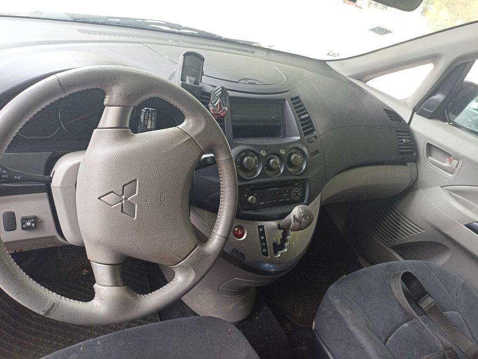 Спешно Mitsubishi Grandis 2.4 mivec
