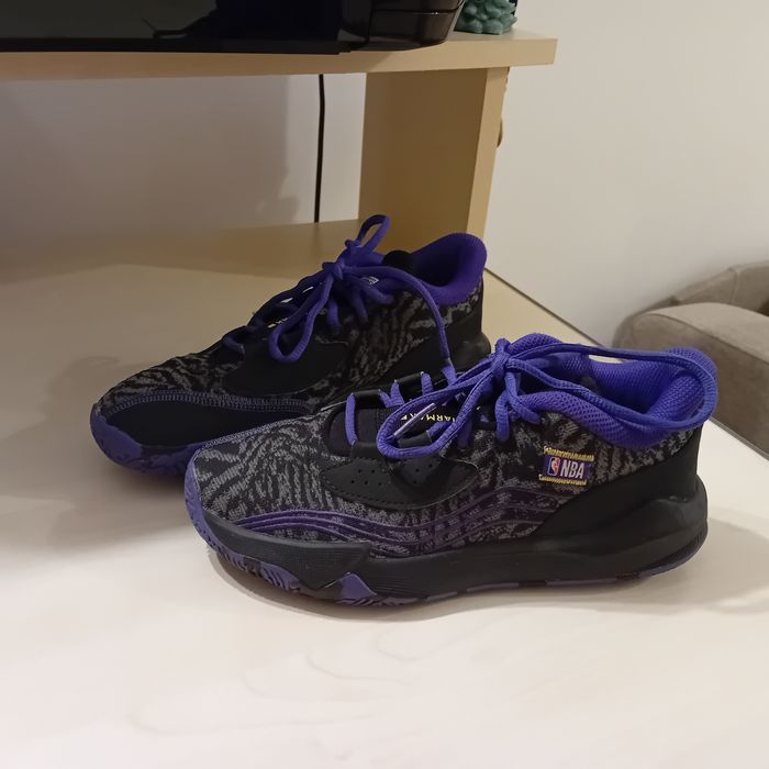 încălțăminte sport baschet