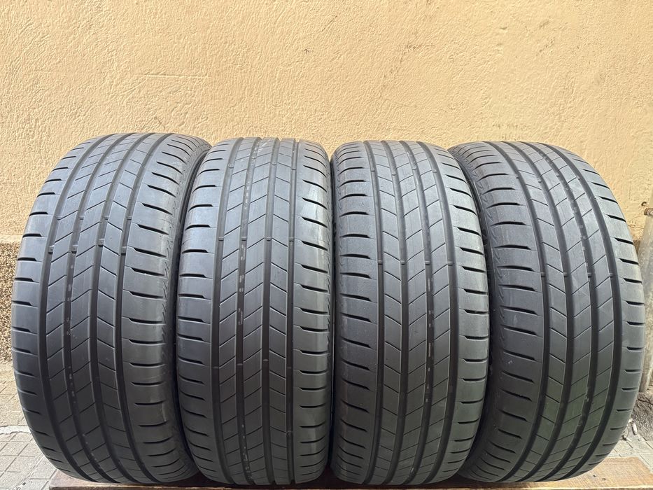 Автомобилни гуми 215 55 17 Bridjestone