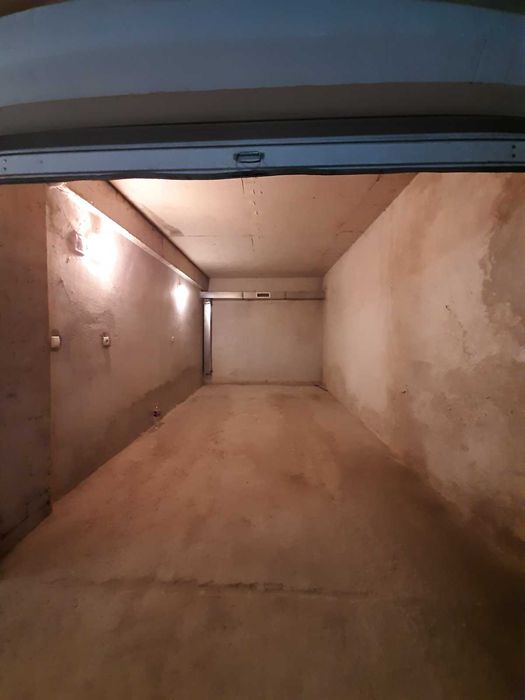 Дава се под наем Гараж / Паркомясто в София, Младост 2 - 19 кв.м за 150 € - Снимка #1