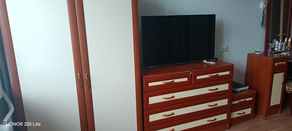 Продам спальный гарнитур в хорошем состоянии