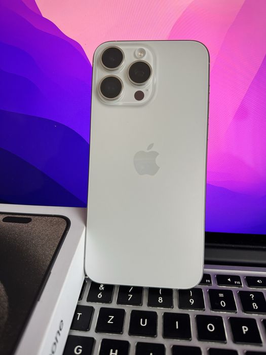 iPhone 15 Pro Max 256GB White - 89% Battery