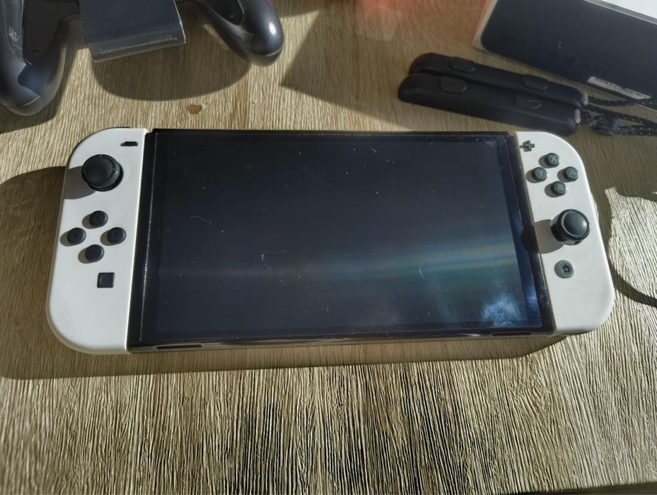 Nintendo Switch OLED (White)