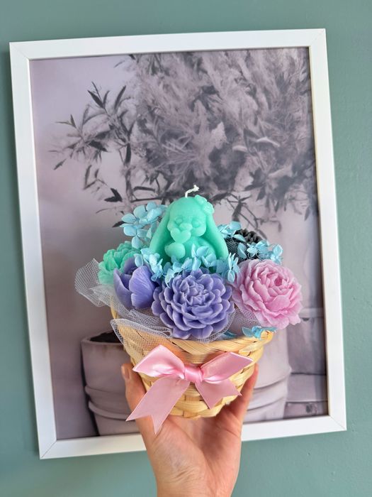 Coș de Paște cu flori din ceară