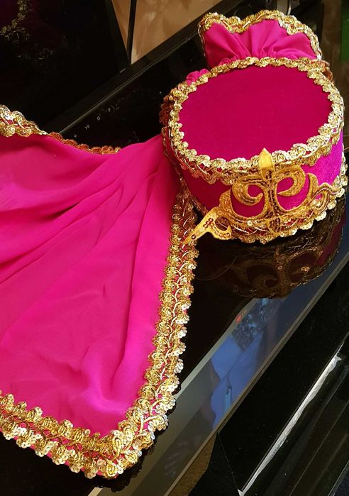 Продаю костюмы нарядные для девочки б/у в отличном состоянии.