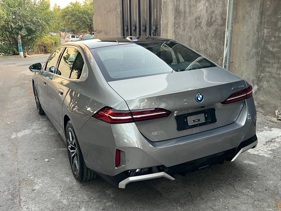 Срочно! BMW i5 M-Sport 35L (Топ тоза краскаси) 21.000км пробег