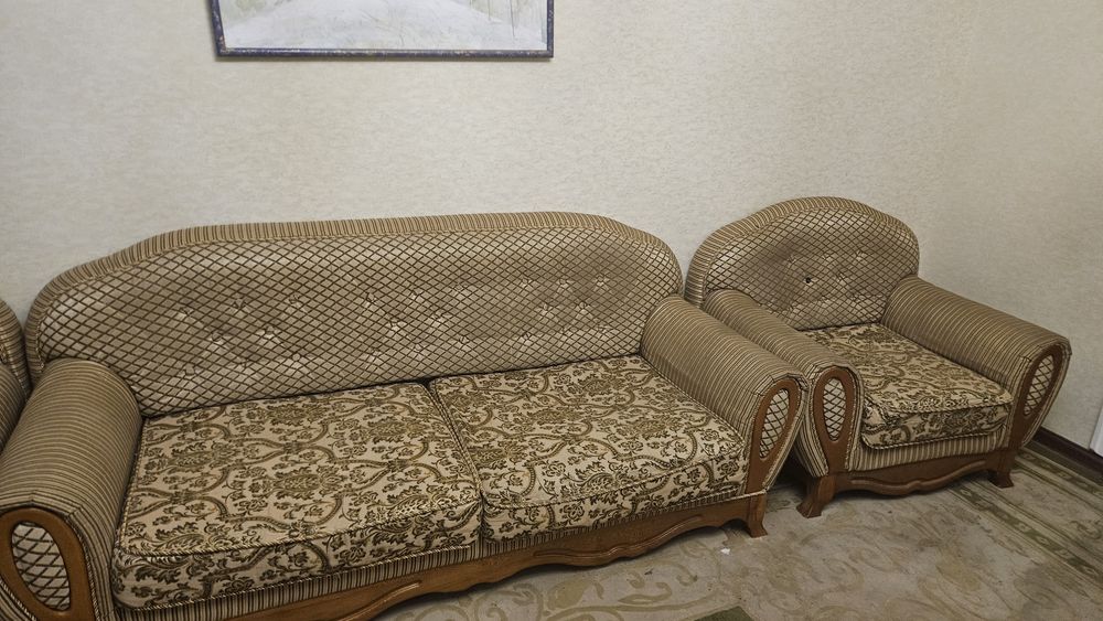 Диван и два кресла