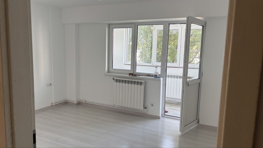 Vand apartament 3 camere