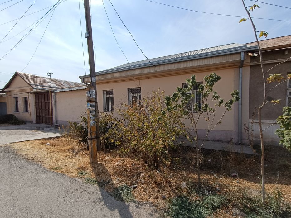 ул.Дангара ор-р круг Аэропорт Фасад 18м Участок 4,37сот Дом 3ком  55м2