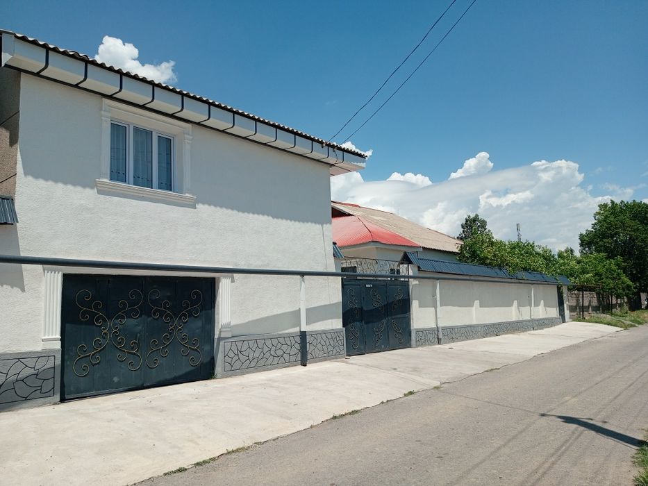 Ховли уй сотилади