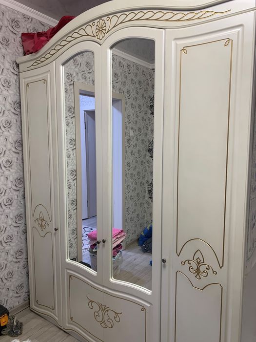 Спальный гарнитур