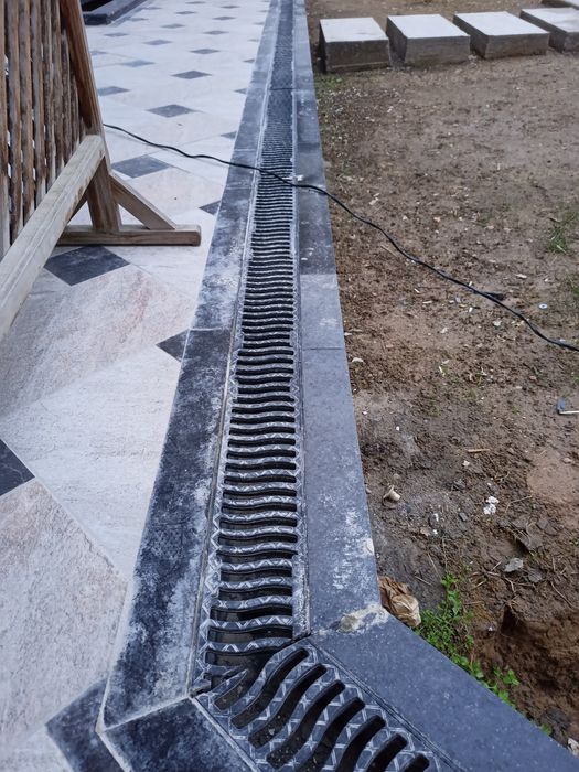 Бусчатка ва кафелли йолаклар учун копкогли лоток ва траплар.